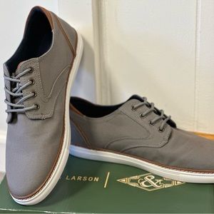 Size 10 men’s gray dress shoes